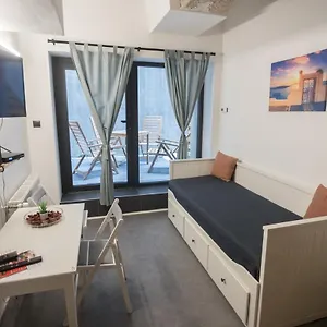 Peaceful Basement With Terrace & Free Gym Apartman